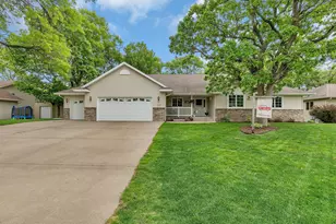 632 N Pine St, Royalton, MN 56373 - Photo 1