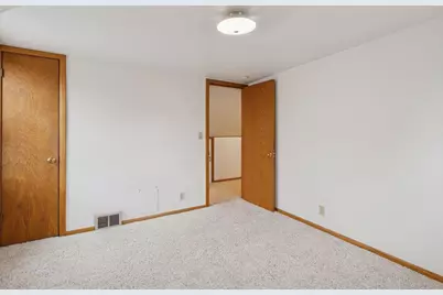 869 Iowa Avenue W, Saint Paul, MN 55117 - Photo 31