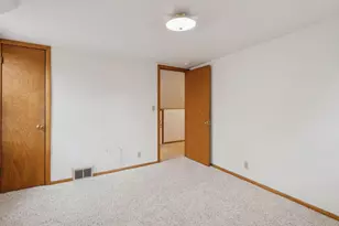 869 Iowa Ave W, Saint Paul, MN 55117 - Photo 31