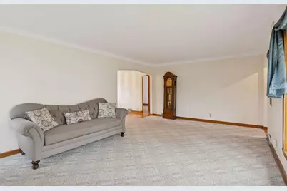 869 Iowa Avenue W, Saint Paul, MN 55117 - Photo 13