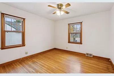 869 Iowa Avenue W, Saint Paul, MN 55117 - Photo 15