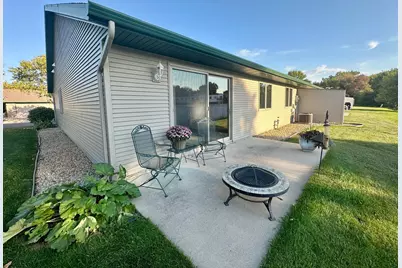 304 SE Valley View Drive, Willmar, MN 56201 - Photo 9