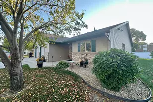 304 SE Valley View Dr, Willmar, MN 56201 - Photo 1