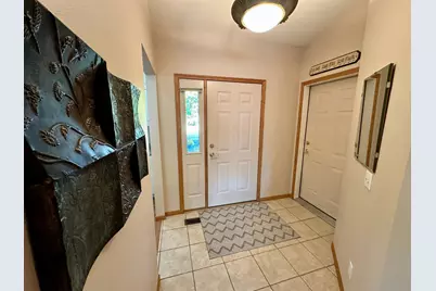 304 SE Valley View Drive, Willmar, MN 56201 - Photo 5