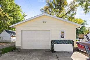 801 Carver St N, Winthrop, MN 55396 - Photo 27