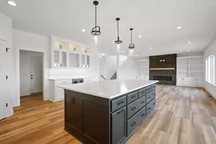 4928 Parkside Cir, Eagan, MN 55123 - Photo 9