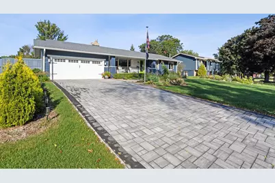 1016 Van Buren Street S, Shakopee, MN 55379 - Photo 3