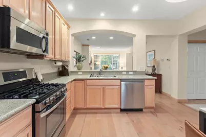 1530 Zarthan Avenue S #302, Saint Louis Park, MN 55416 - Photo 3