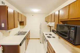 26 10th Street W, Saint Paul, MN 55102 - Photo 11