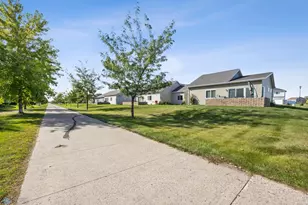 6204 18th St S, Fargo, ND 58104 - Photo 25