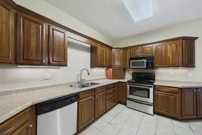 110696 Village Road #307, Chaska, MN 55318 - Photo 5