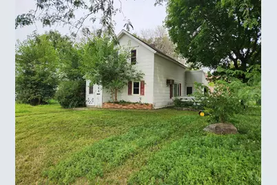 324 E Sanborn Street, Springfield, MN 56087 - Photo 1