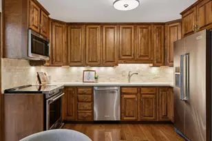 7250 Lewis Ridge Pkwy, Edina, MN 55439 - Photo 5