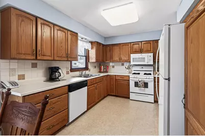 2460 Xylon Avenue N, Golden Valley, MN 55427 - Photo 13