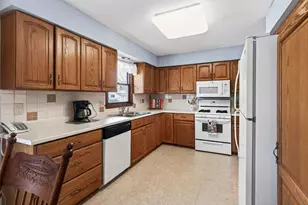 2460 Xylon Ave N, Golden Valley, MN 55427 - Photo 13