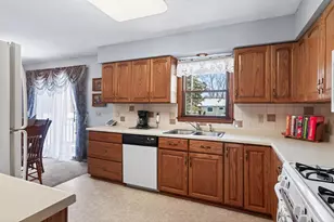 2460 Xylon Ave N, Golden Valley, MN 55427 - Photo 15