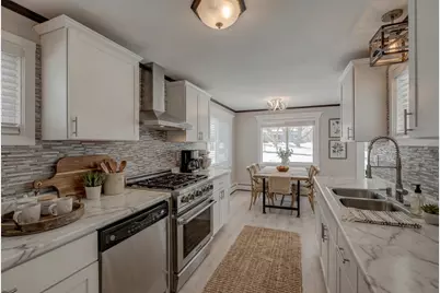 204 E Johnson Street, River Falls, WI 54022 - Photo 5