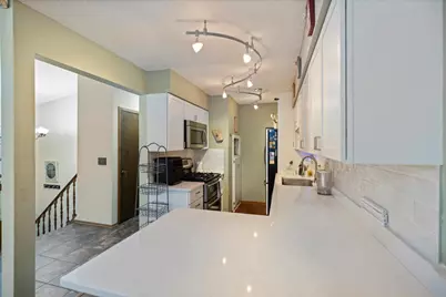 1266 Deercliff Lane, Eagan, MN 55123 - Photo 9