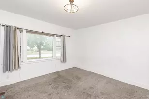 601 10th St S, Fargo,  58103 - Photo 17