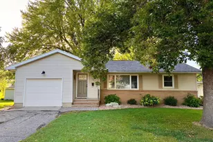 804 4th St SE, Waseca, MN 56093 - Photo 1