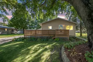 705 9th Ave NW, Waseca, MN 56093 - Photo 1