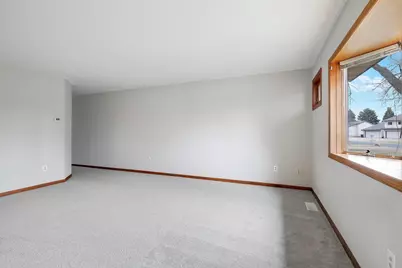 2075 13th Avenue W, Shakopee, MN 55379 - Photo 7