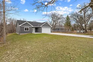 2557 County Rd I, Mounds View, MN 55112 - Photo 3