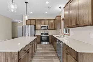 2557 County Rd I, Mounds View, MN 55112 - Photo 11