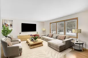 5245 Oxford St N, Shoreview, MN 55126 - Photo 7