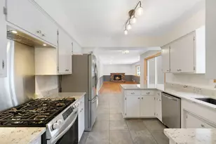 5245 Oxford St N, Shoreview, MN 55126 - Photo 9