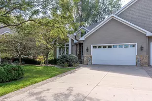 121 Viking Ct, Mankato, MN 56001 - Photo 1