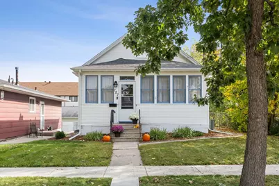 727 Oak Street N, Fargo, ND 58102 - Photo 1