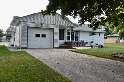 1015 5th Place, Sibley, IA 51249 - Photo 1