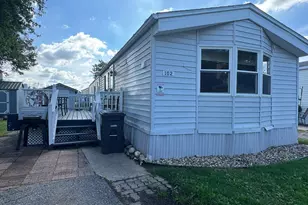 102 Southhaven Dr, Mankato, MN 56001 - Photo 1
