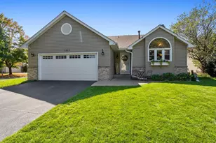 1322 Bridle Path Ct, Woodbury, MN 55125 - Photo 1