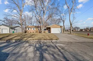 738 6th St S, Breckenridge, MN 56520 - Photo 1