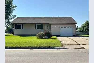 1114 Greenwood Street E, Thief River Falls, MN 56701 - Photo 1