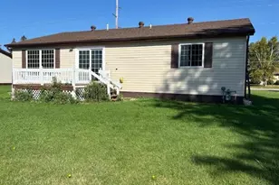 1114 Greenwood St E, Thief River Falls, MN 56701 - Photo 25