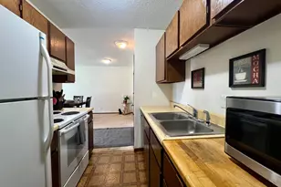 26 10th Street W, Saint Paul, MN 55102 - Photo 11