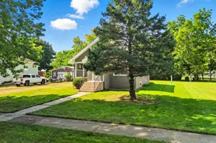 217 N Central Ave, Truman, MN 56088 - Photo 27