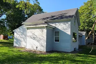 1209 14th St, Clarkfield, MN 56223 - Photo 3