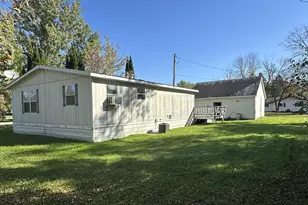603 2nd St SE, Baudette, MN 56623 - Photo 1