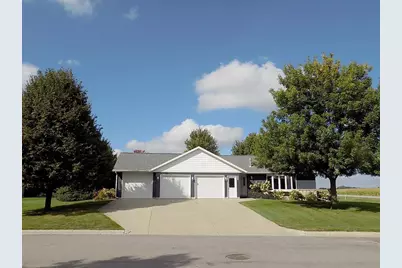 618 E 8th Street, Winthrop, MN 55396 - Photo 1
