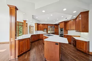 2437 Sunset Ct, Little Canada, MN 55117 - Photo 5