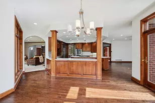 2437 Sunset Ct, Little Canada, MN 55117 - Photo 7