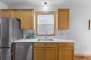 8716 N Bay Dr, Chanhassen, MN 55317 - Photo 9