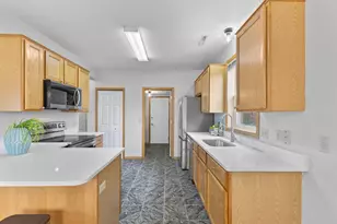 8716 N Bay Dr, Chanhassen, MN 55317 - Photo 11