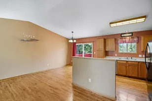 1802 18th St SW, Austin, MN 55912 - Photo 5