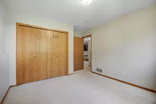 1802 18th St SW, Austin, MN 55912 - Photo 33