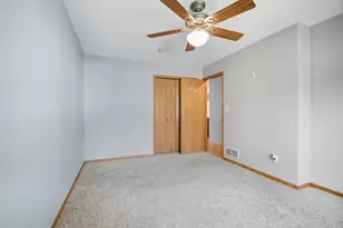 1802 18th St SW, Austin, MN 55912 - Photo 23